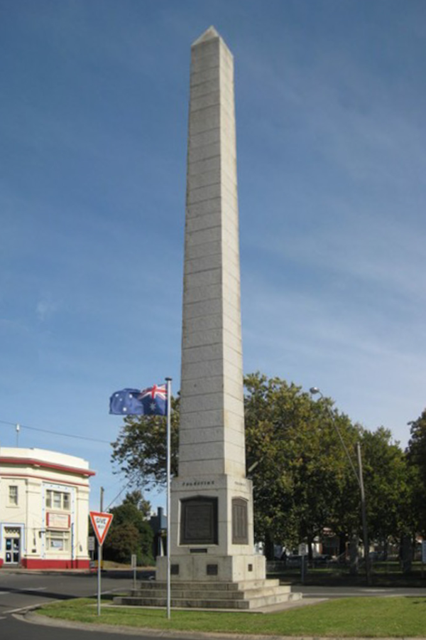 1464-Charlie, Percy and Hughie – Thre-image10png