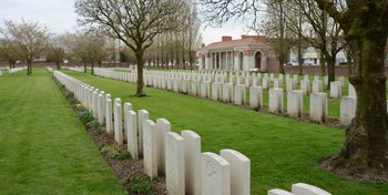 Cite Bonjean Military Cemetery, Armentieres (No. Fr 922)