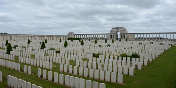 Pozieres British Cemetery (No. Fr 832)