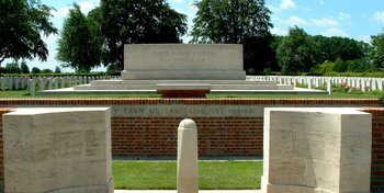Y Farm Military Cemetery, Bois Grenier (No. Fr 276)