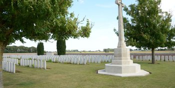 Aubers Ridge British Cemetery (No. Fr 567)