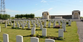 Estaires Communal Cemetery (No. Fr 768)