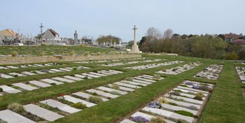 Wimereux Communal Cemetery (No. Fr 64)